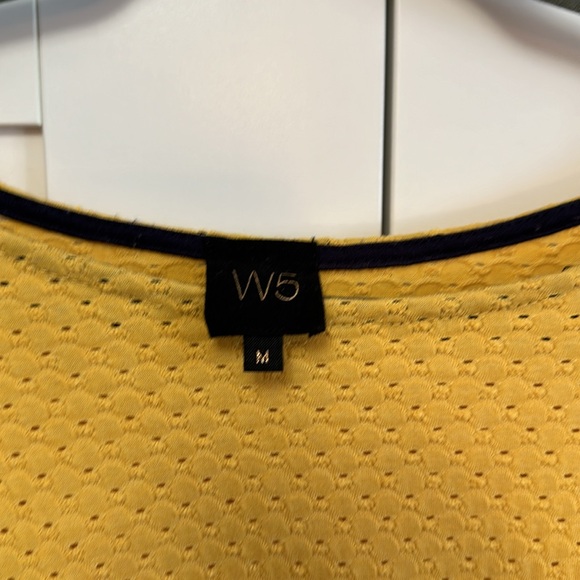 Yellow Ruffle Short Sleeve Top With Large Left Side Button Accent Sz MED - Picture 3 of 4